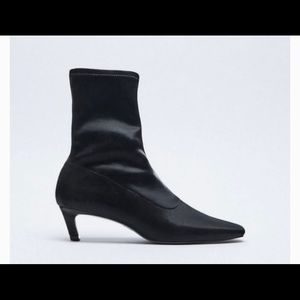 NWT/ZARA STRETCH BLACK KITTEN HEEL BOOTIES SZ: 7.5